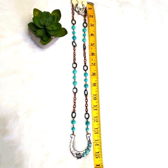 SOLD 🐎4/$20 Necklace & Earing Set - Picture 4 of 6